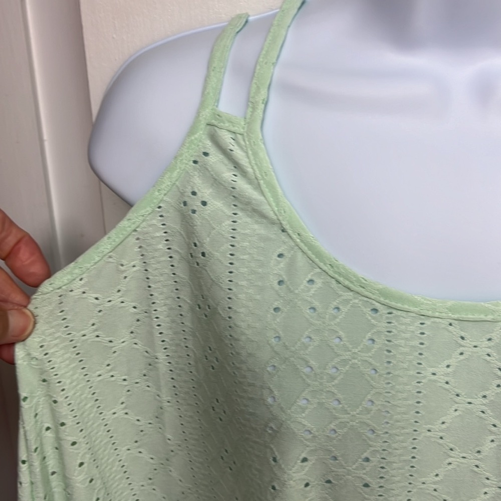 SHEIN lime green eyelet top. Non-adjustable Spaghetti straps Sz L - Picture 3 of 11